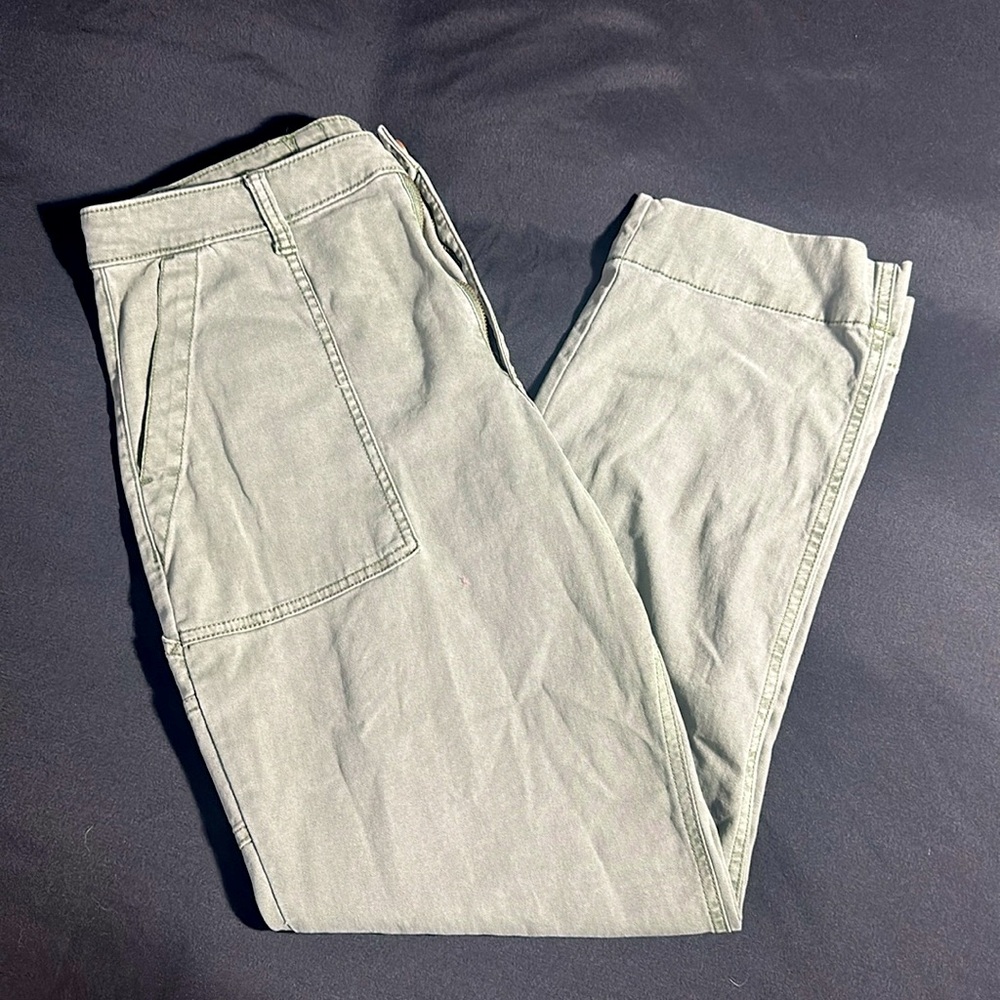Old Navy Adjustable High Waisted Cargo Pant Army Green